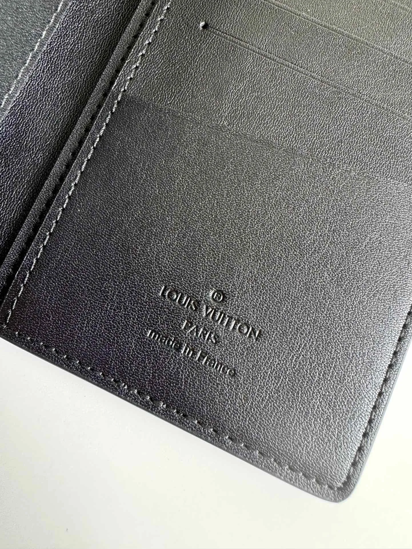 Louis Vuitton Portefeuille Brazza NM（M11546）