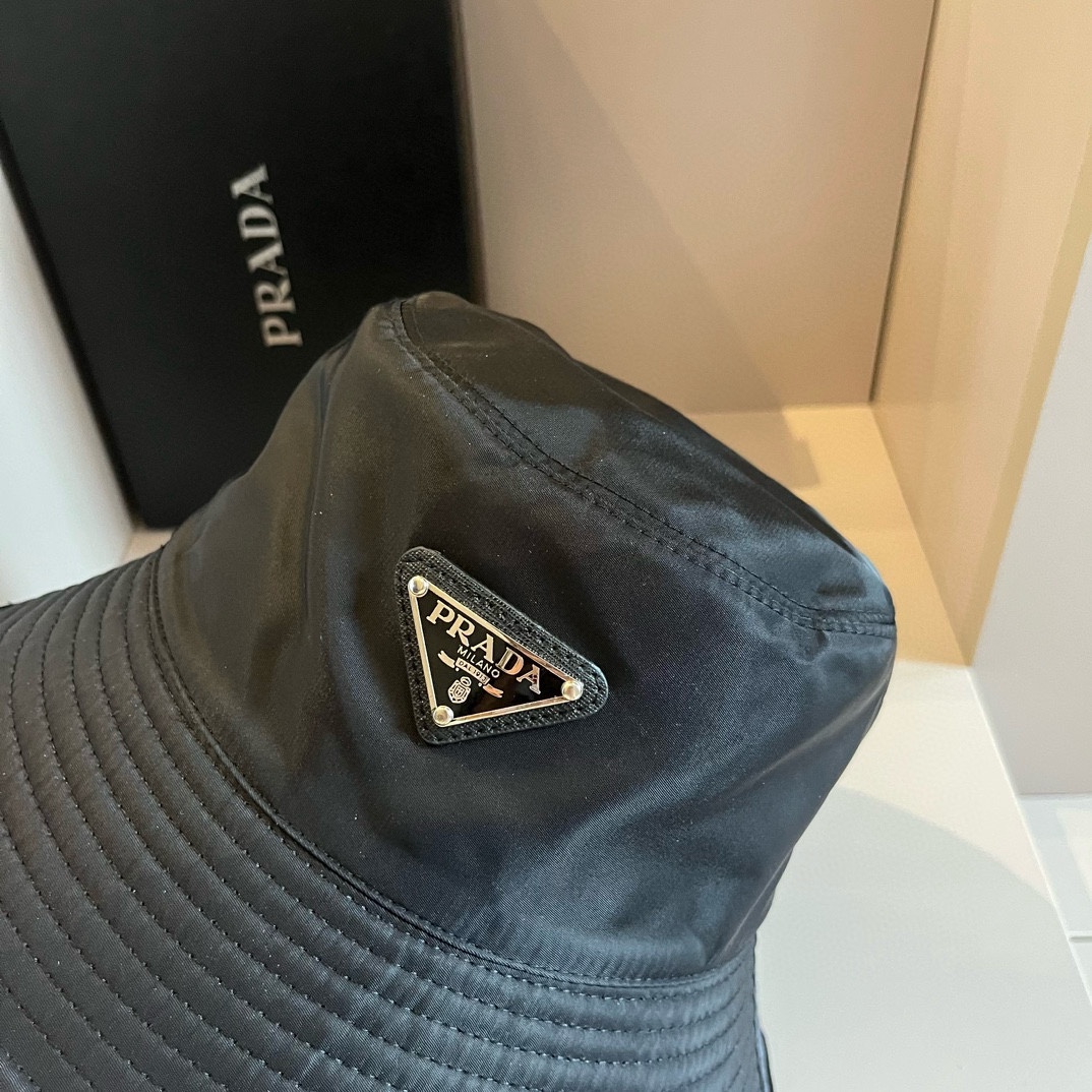 PRADA triangle logo bucket hat （ 2HC137-2B15-F0002）