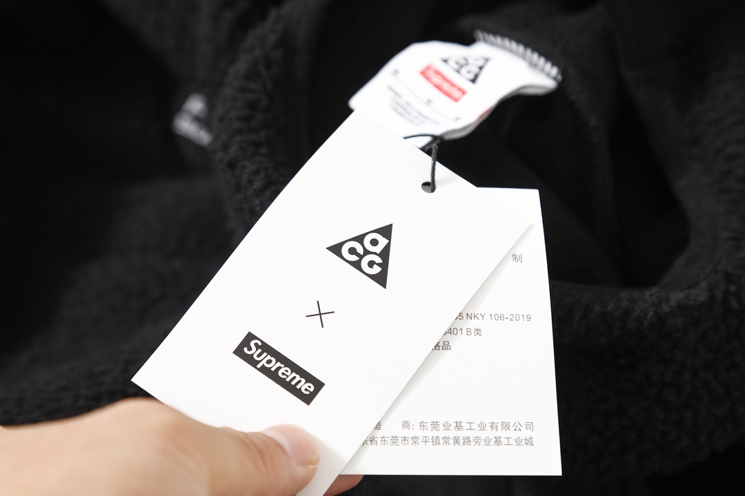Supreme x Nike ACG Fleece Pullover 'Black White'（SUP-FW22-221）
