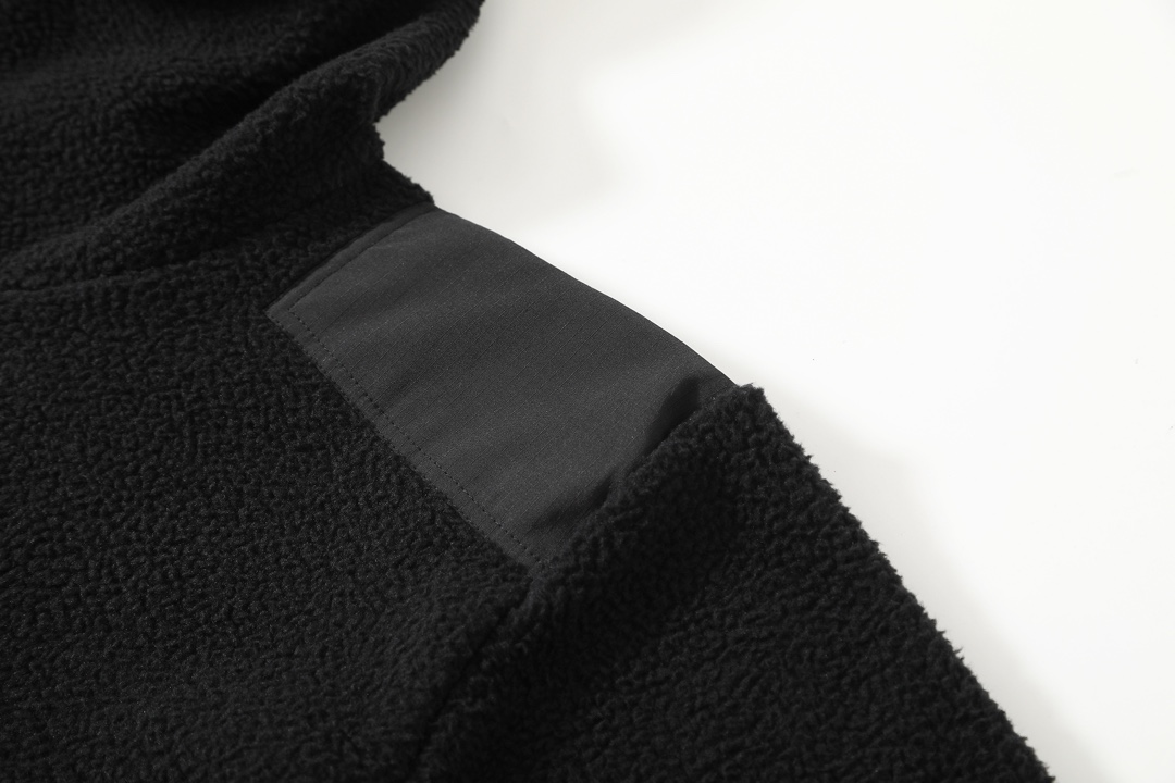 Supreme x Nike ACG Fleece Pullover 'Black White'（SUP-FW22-221）