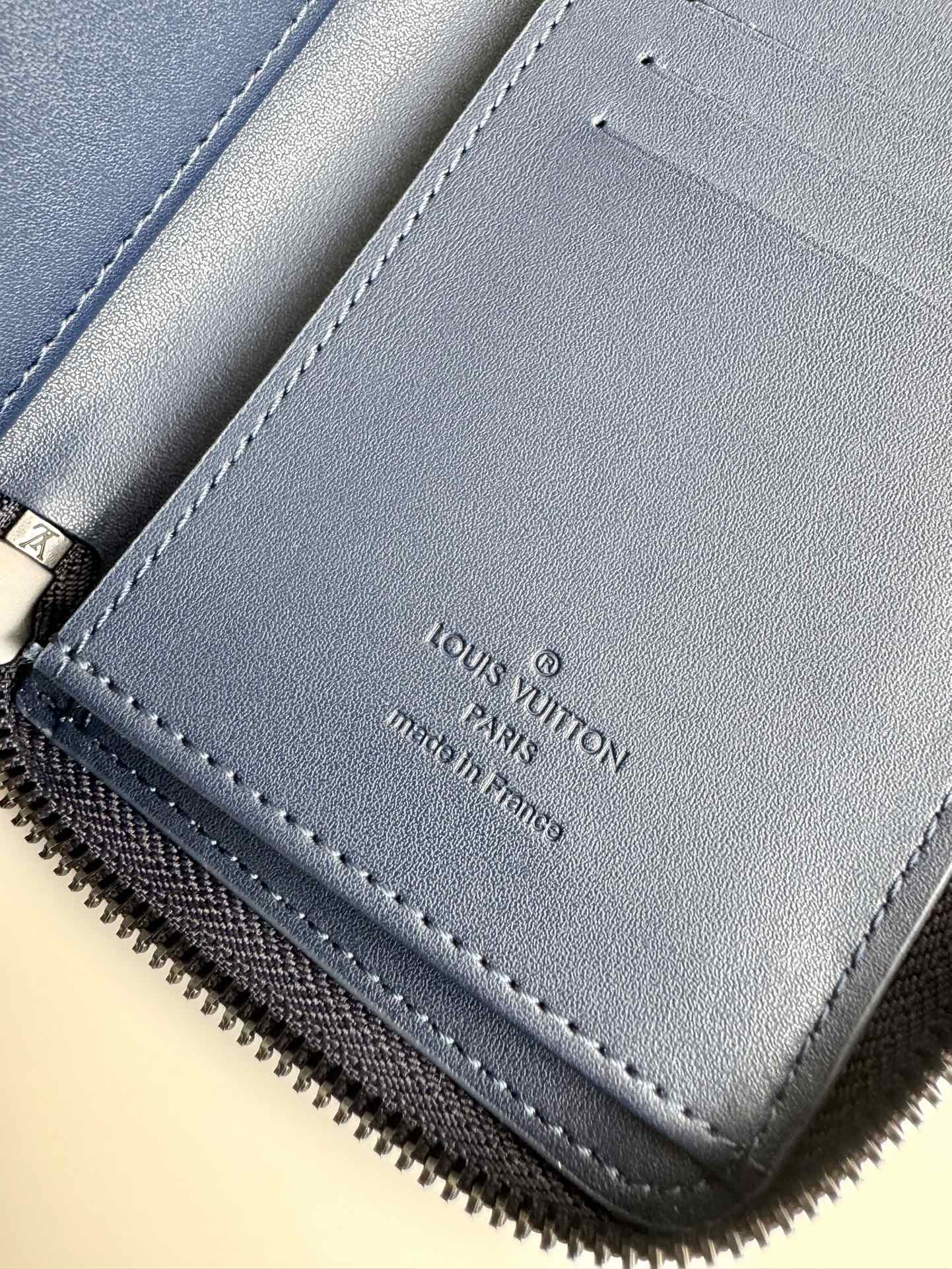 Louis Vuitton wallet （M11523）