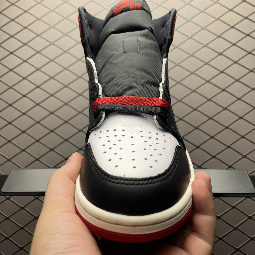 Nike Air Jordan 1 Retro High OG "Black Toe Reimagined"（DZ5485-106）