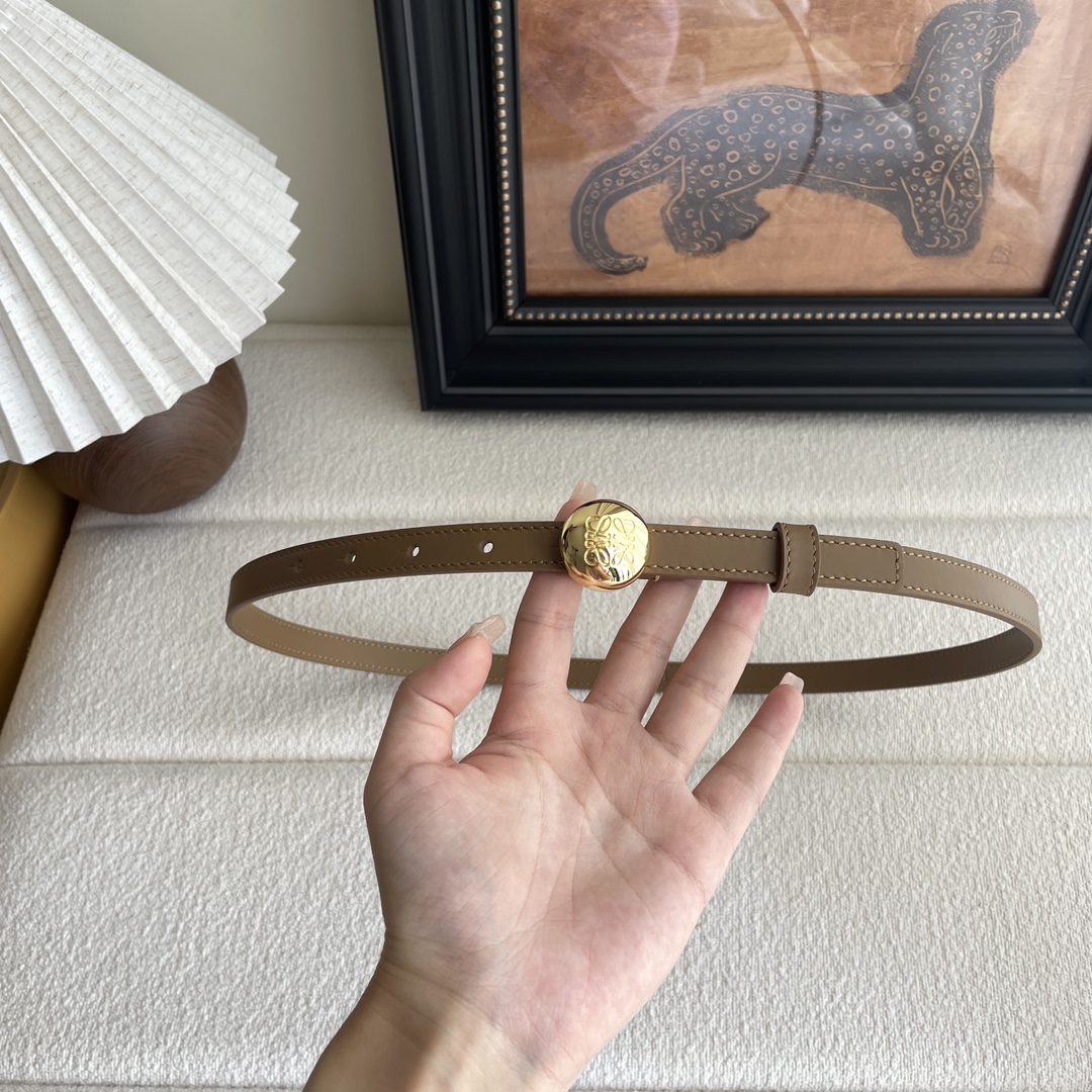 LOEWE 'Lettering' logo belt Loewe Pebble belt in smooth calfskin（E619Z16X173777）