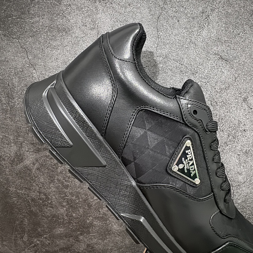 PRADA★レザーxナイロン ハイトップスニーカー（2EE390_3LNW_F0002_F_G000）