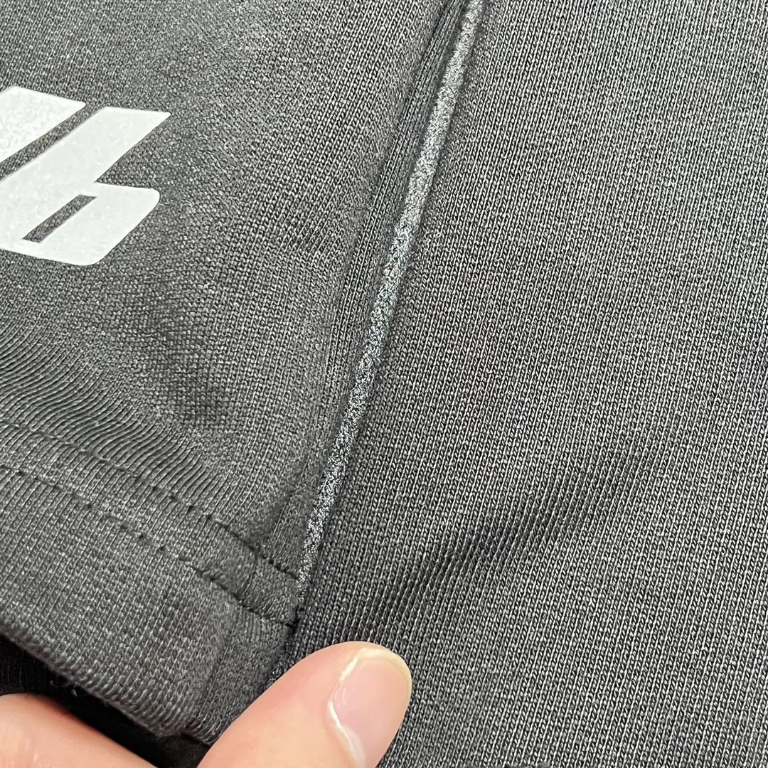 Balenciaga Charcoal Cotton Bermuda Shorts(676137TQVT81083）