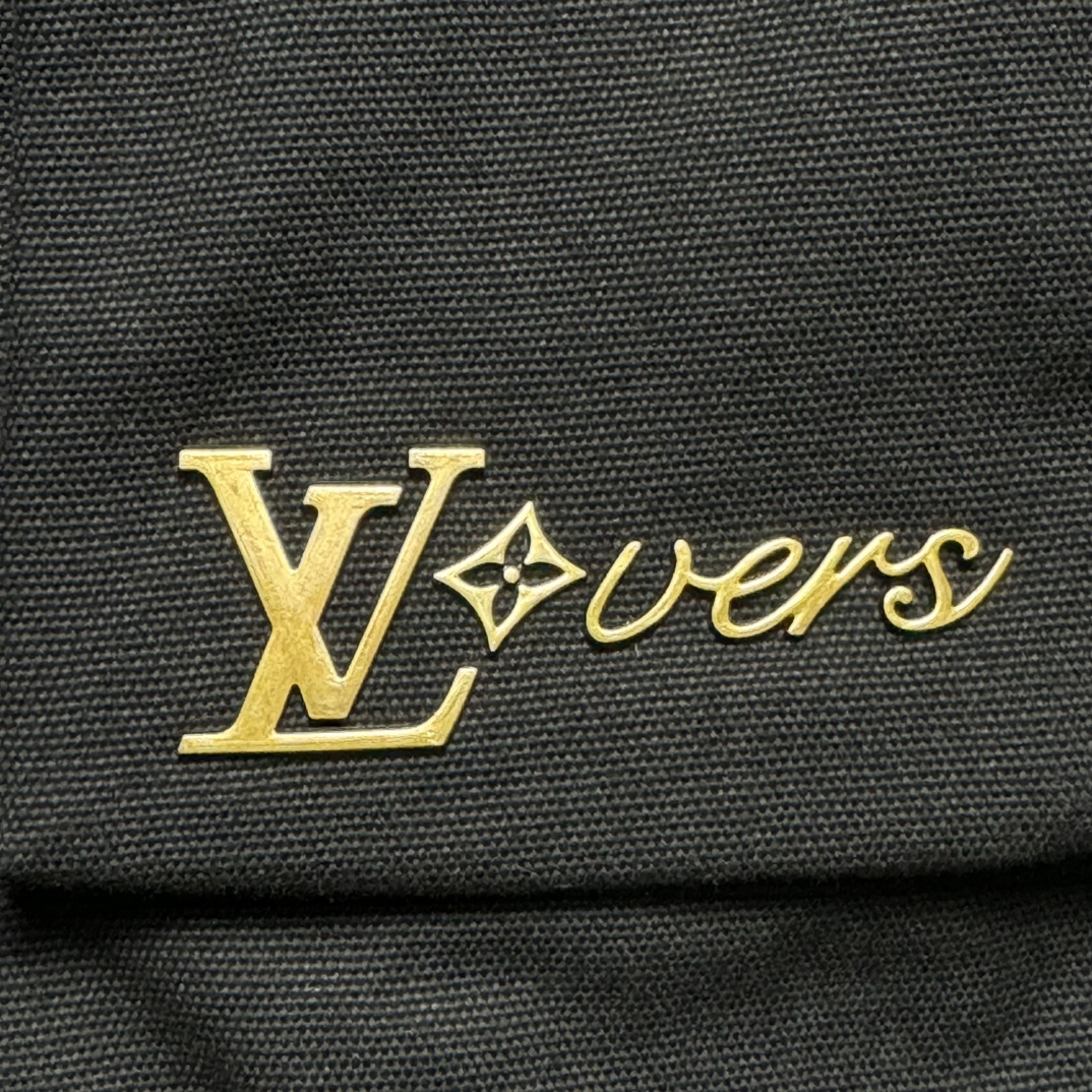 Louis Vuitton Cotton Utility Cargo Shorts(1AFJ54）