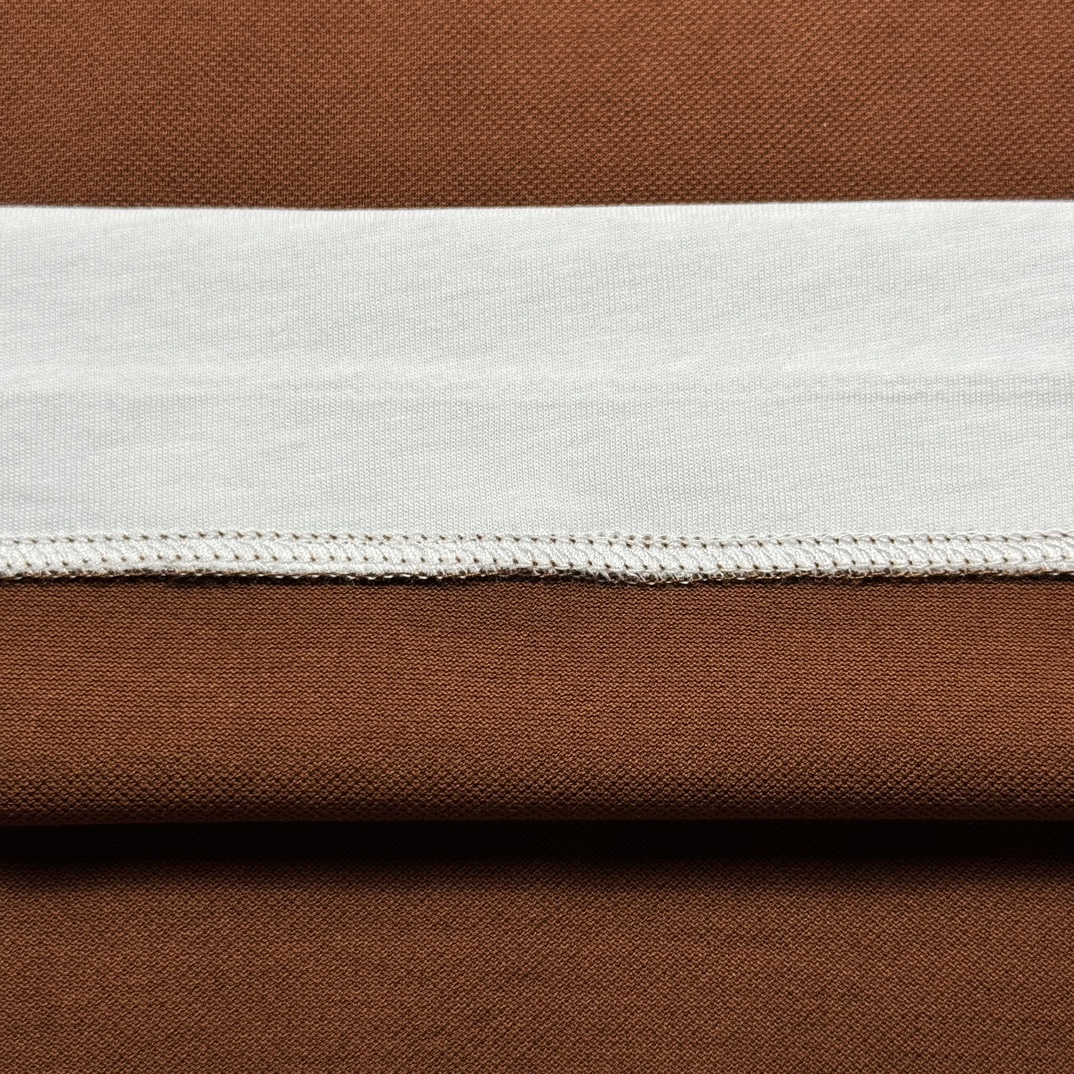 Prada T-shirt（UJN911-15DA-F0005-S-OOO）