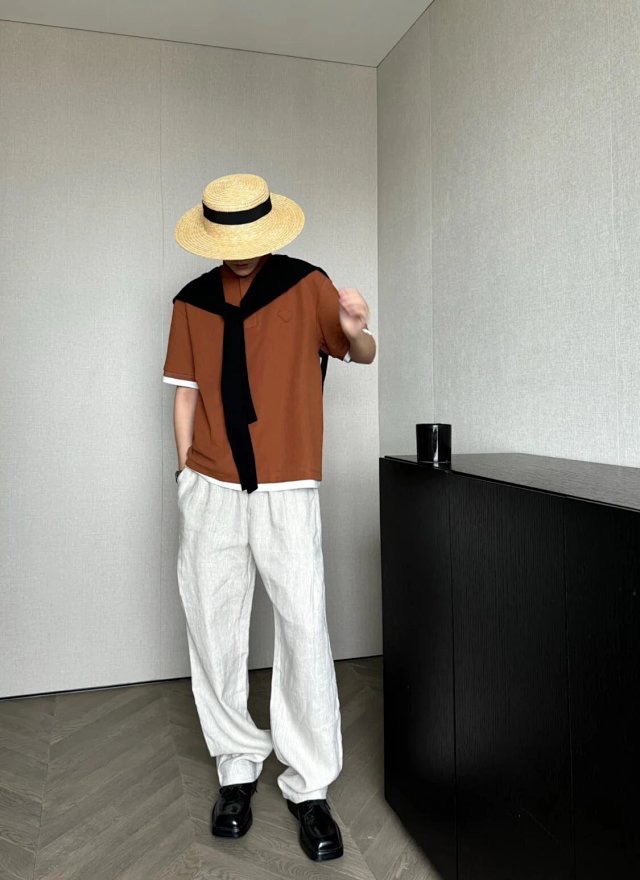 Prada T-shirt（UJN911-15DA-F0005-S-OOO）