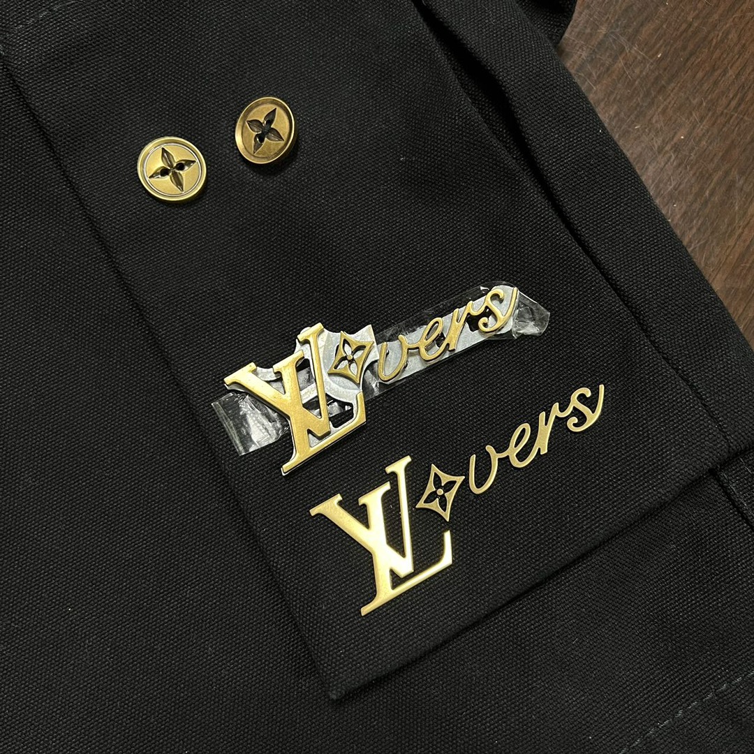 Louis Vuitton Cotton Utility Cargo Shorts(1AFJ54）