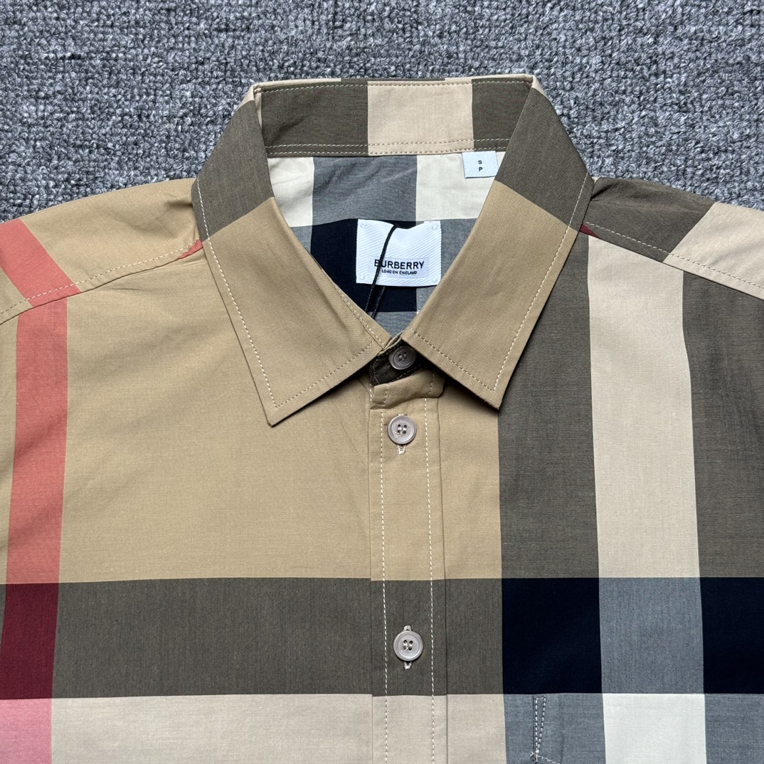 Burberry plaid shirt（80102131）
