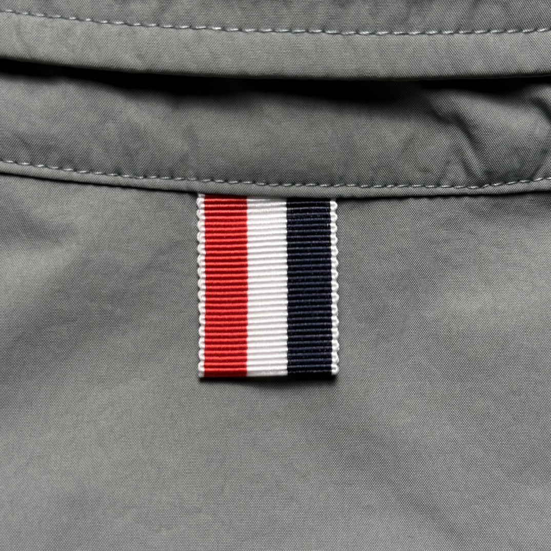 Thom Browne Nylon Armband Shirt Jacket（MJO067A-04391-035）
