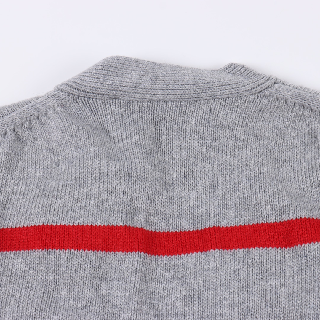 Burberry Knitted Cardigan（80554771）