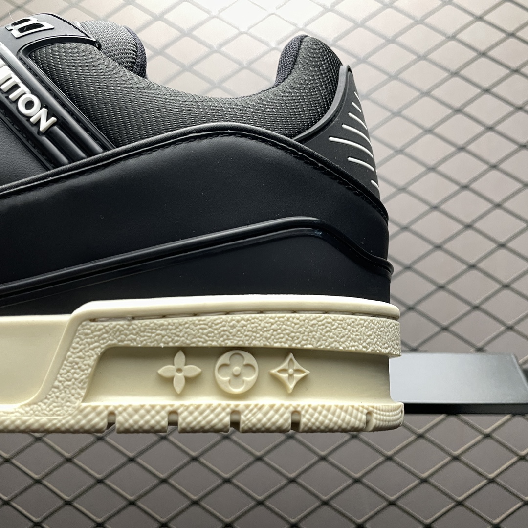 Louis Vuitton Trainer Maxi Line Sneakers LV（1AD9W2)