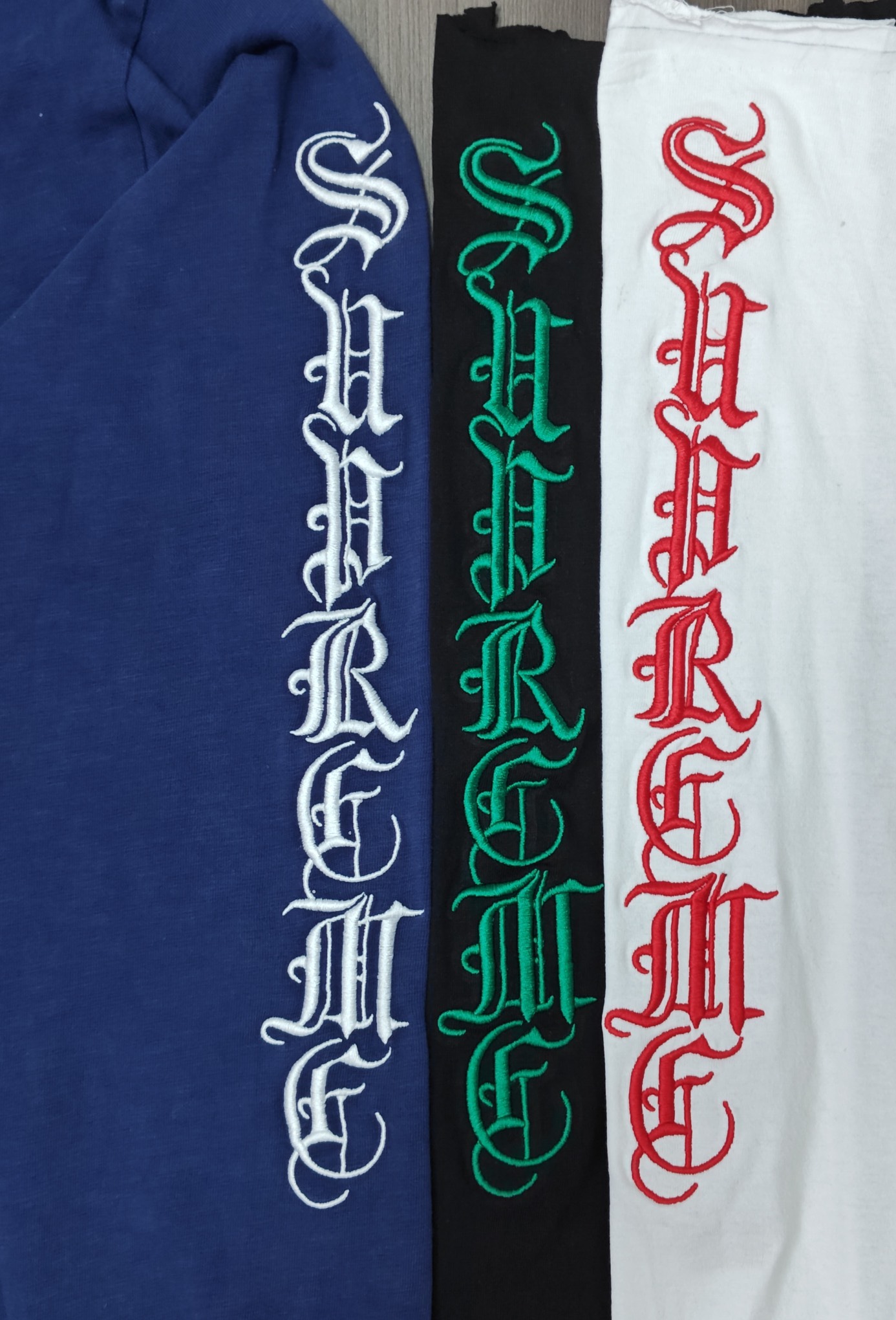 Supreme Old English L/S Top "Navy"（SUP-FW24-058）