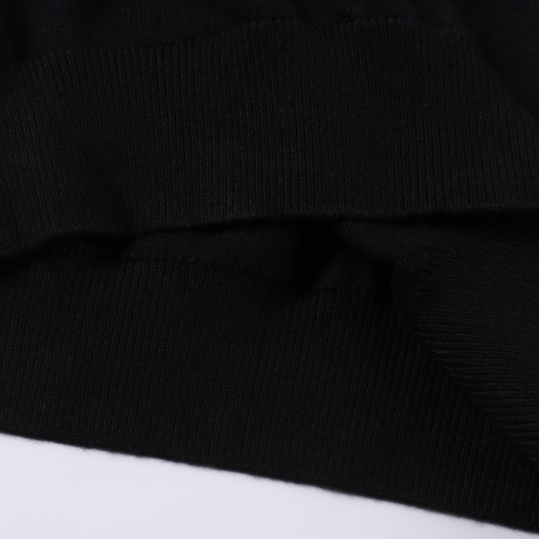 BALENCIAGA DIY METAL CREW NECK(773301T33001000）