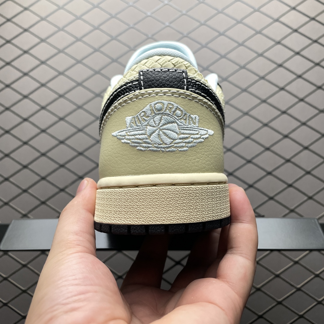 Nike Air Jordan 1 Retro Low SE "Coconut Milk/Glacier Blue"（HQ3437-101）