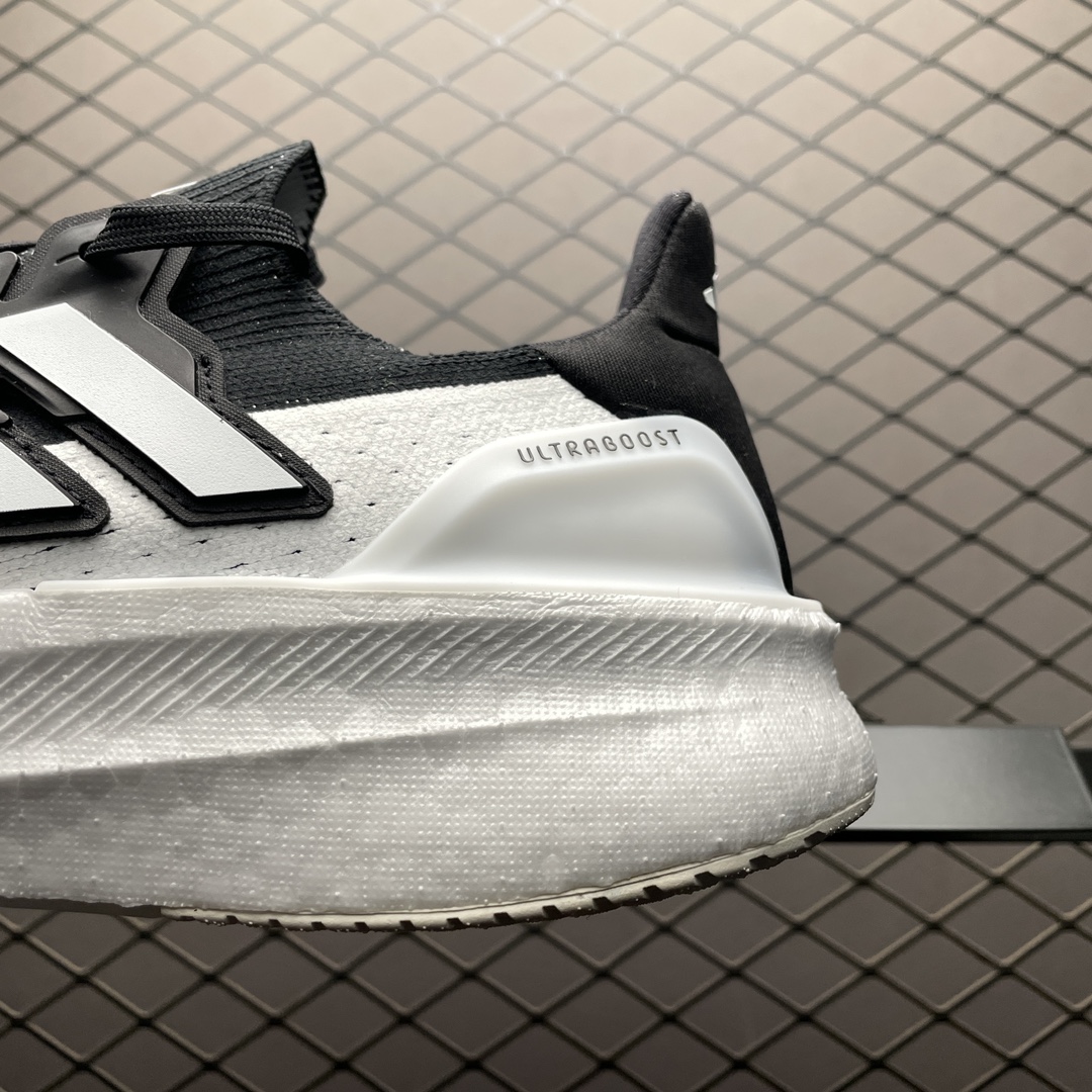 Adidas Ultra Boost 5（IF1480）