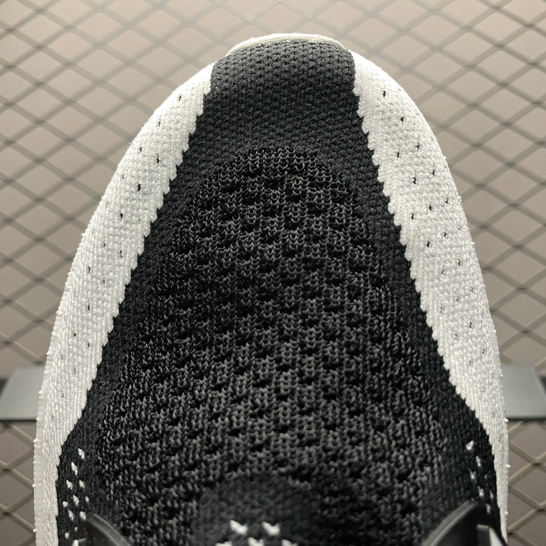 Adidas Ultra Boost 5（IF1480）