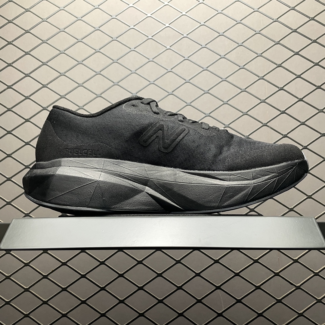 District Vision × New Balance Women's FuelCell Supercomp Elite V4 "Black"(WRCELDV4)