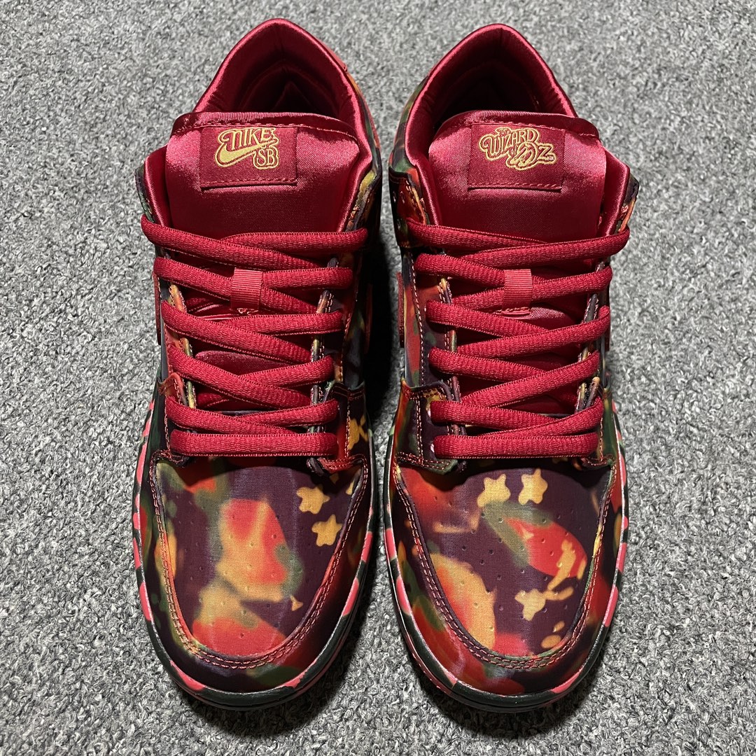 The Wizard of Oz × Nike SB Dunk Low "Ruby Slipper"（FZ1291-600）