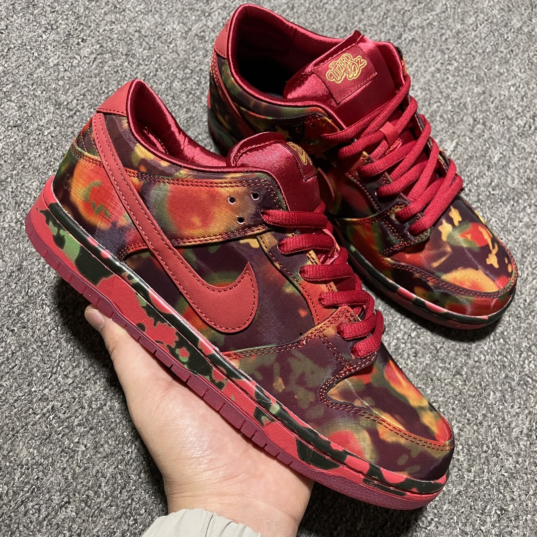 The Wizard of Oz × Nike SB Dunk Low "Ruby Slipper"（FZ1291-600）