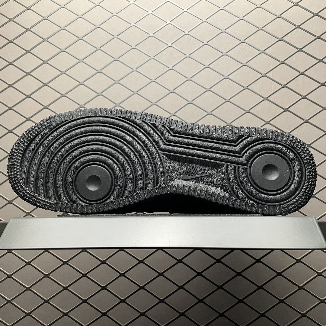 Supreme × Nike Air Force 1 Mid "Black" FW24（FZ8784-001）