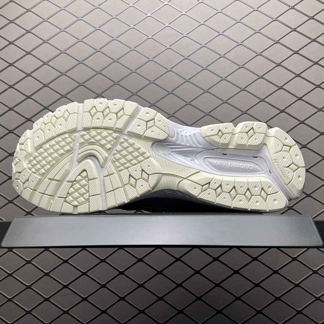 The Basement × New Balance 1906R "Gray/Silver"(M1906RBT）