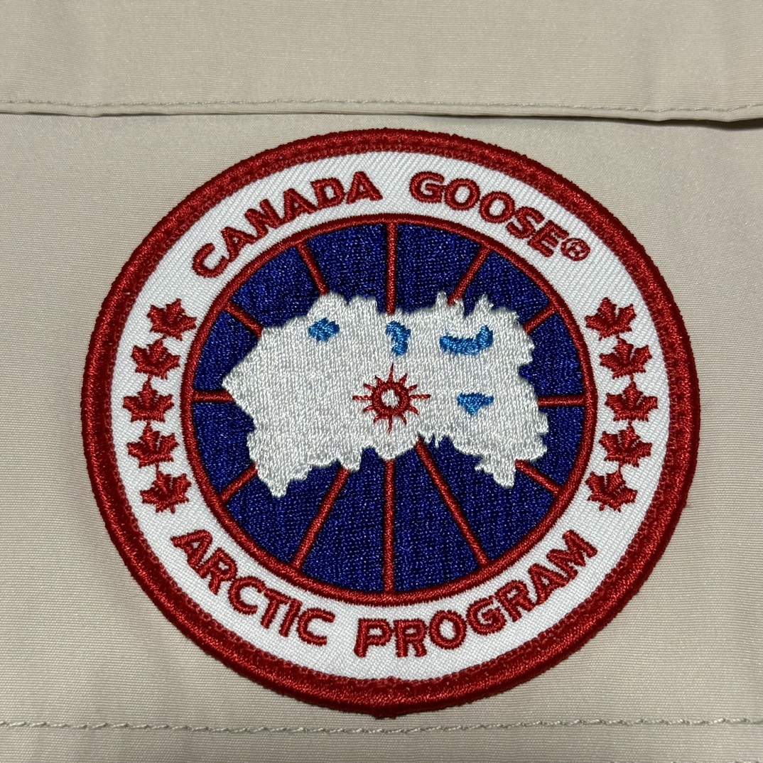 Canada Goose Expedition Series Hooded Fur Collar Parker Down Jacket（182572）