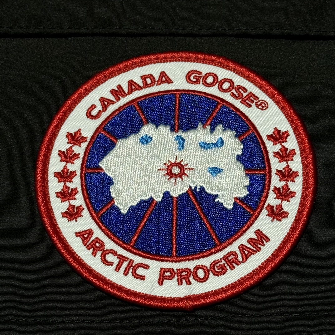 Canada Goose Expedition Series Hooded Fur Collar Parker Down Jacket（182575）