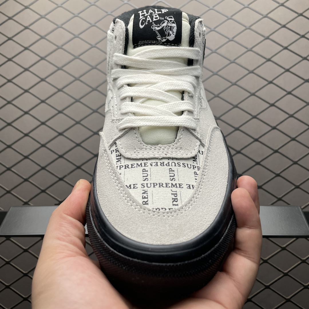 Supreme × Vans Half Cab "white"（VN0A3QPH2YV1）