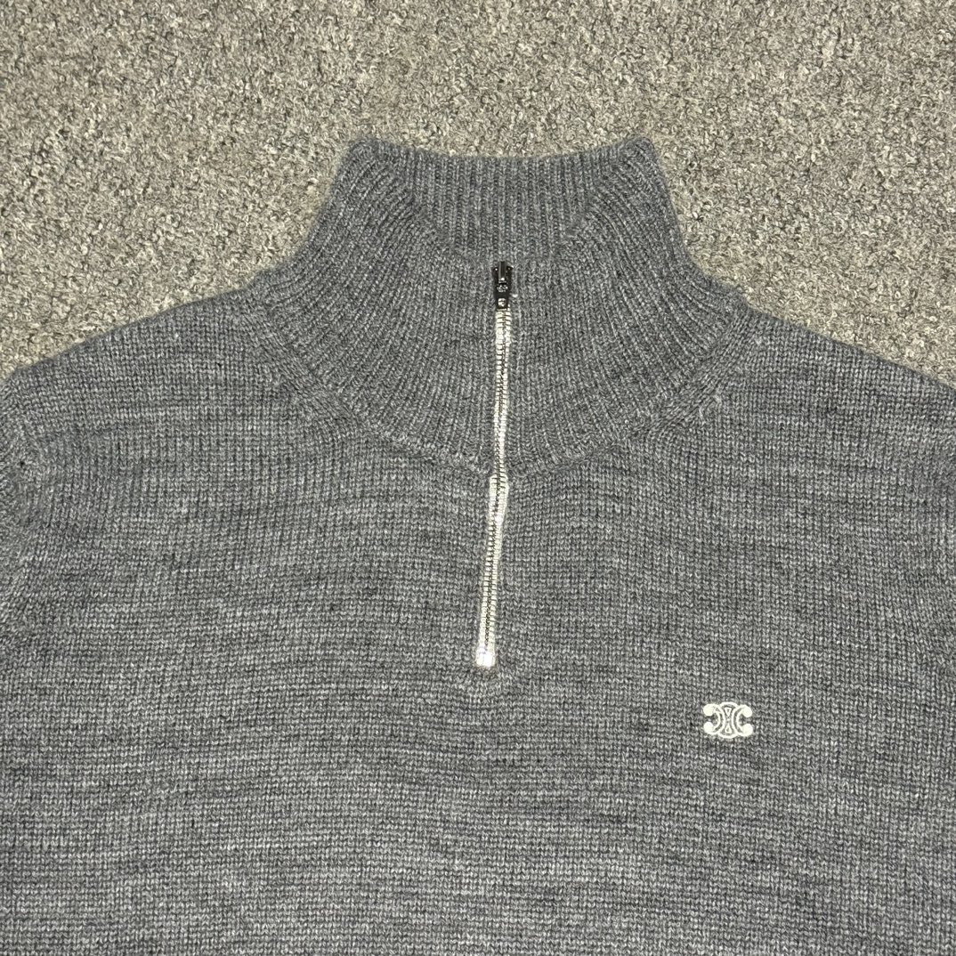 CELINE Triomphe trucker sweater in wool and cashmere  (2ADBH048T-09OW）