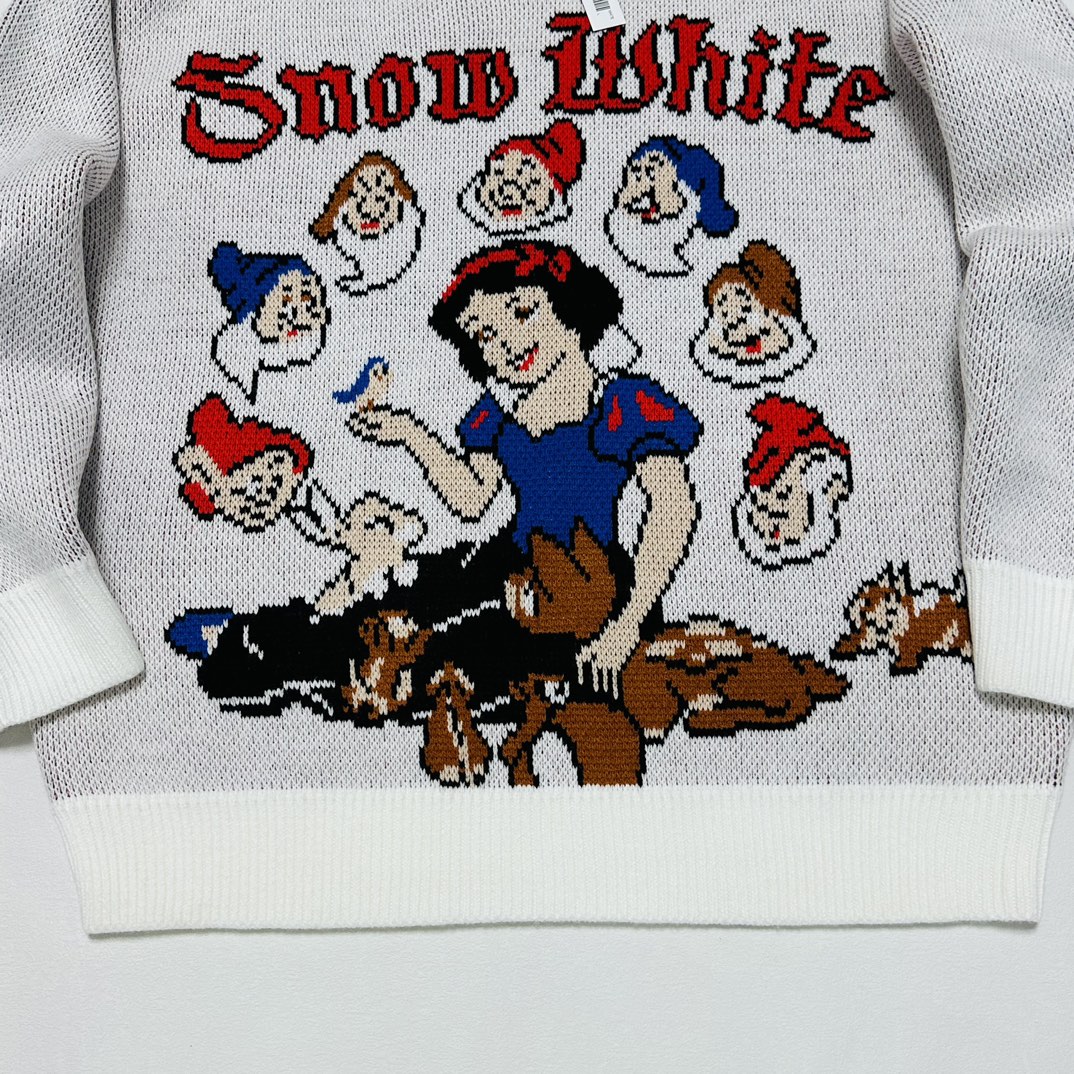 Supreme Snow White Sweater Supreme Snow White Sweater