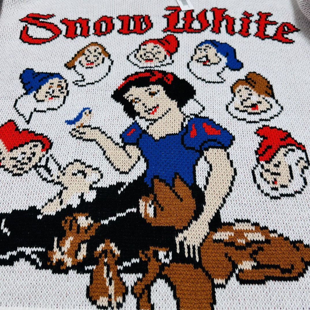 Supreme Snow White Sweater Supreme Snow White Sweater