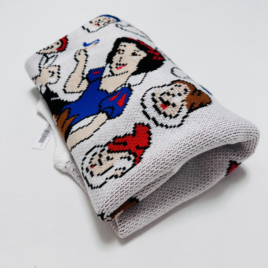 Supreme Snow White Sweater Supreme Snow White Sweater