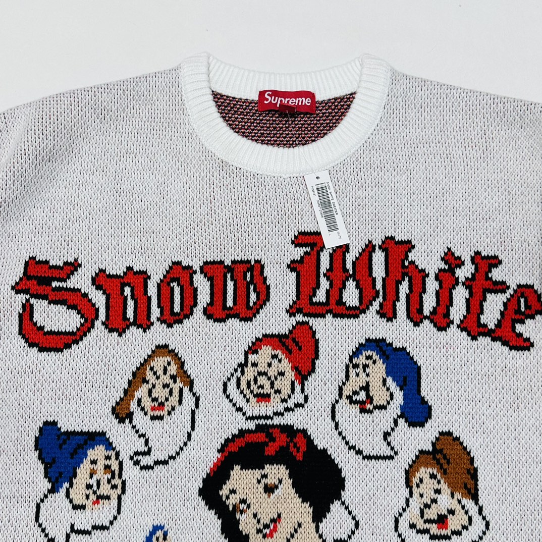 Supreme Snow White Sweater "White" (SUP-FW24-133）