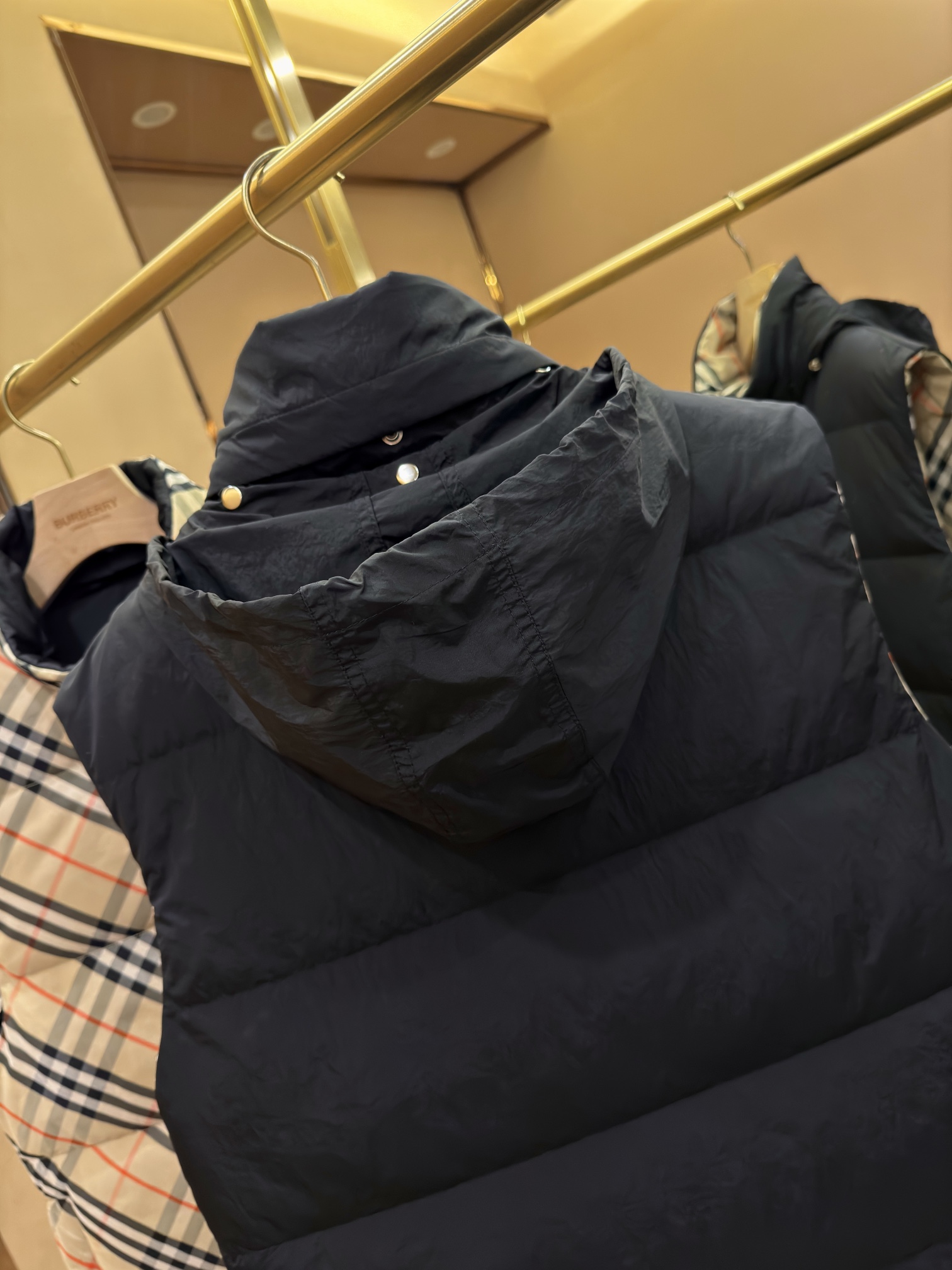 Burberry Reversible Check Nylon Padded Gilet（80942361）