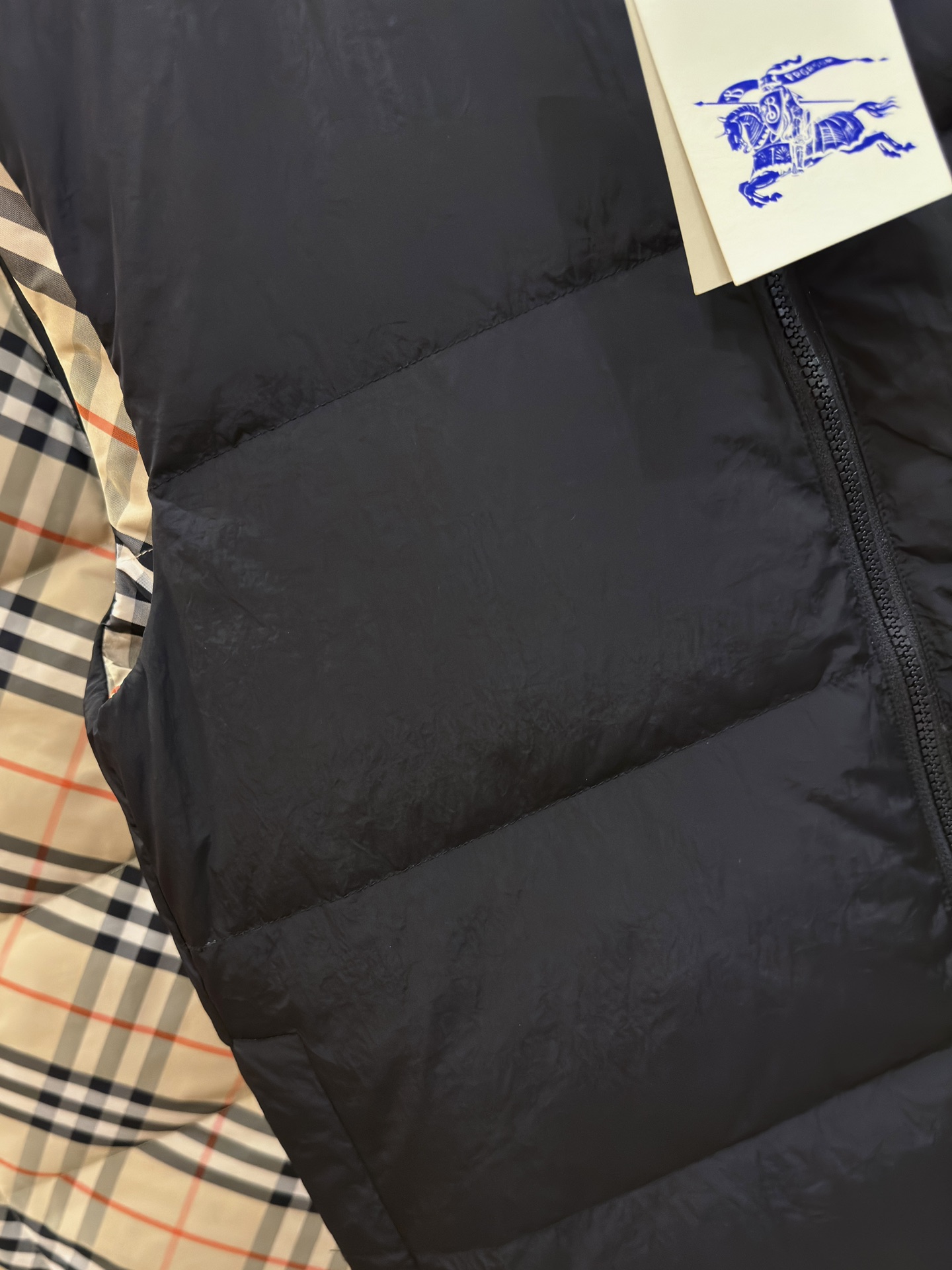 Burberry Reversible Check Nylon Padded Gilet（80942361）