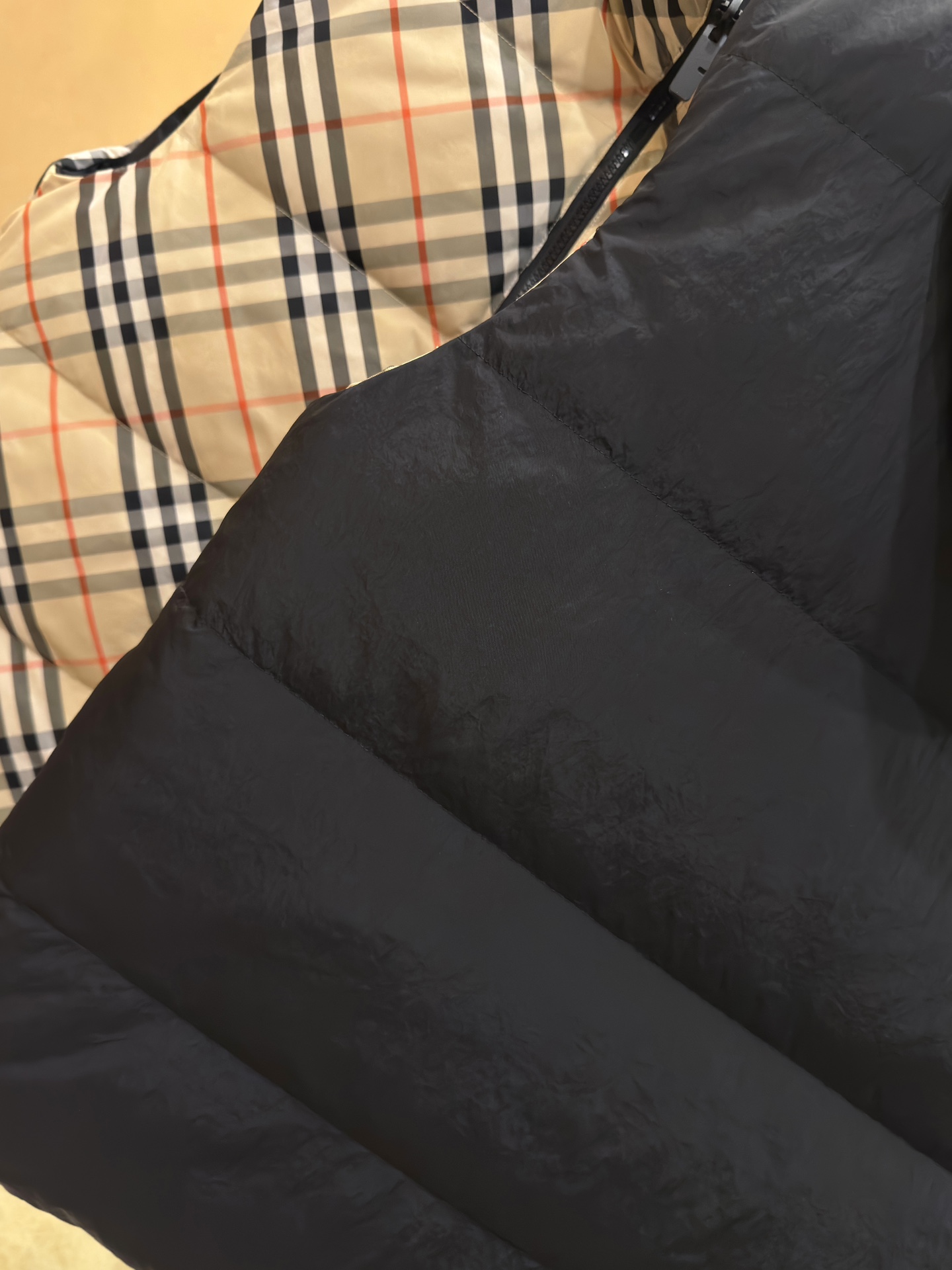 Burberry Reversible Check Nylon Padded Gilet（80942361）