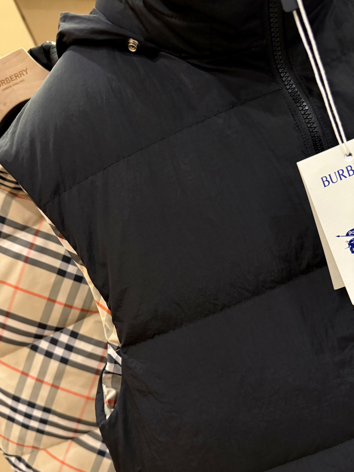 Burberry Reversible Check Nylon Padded Gilet（80942361）