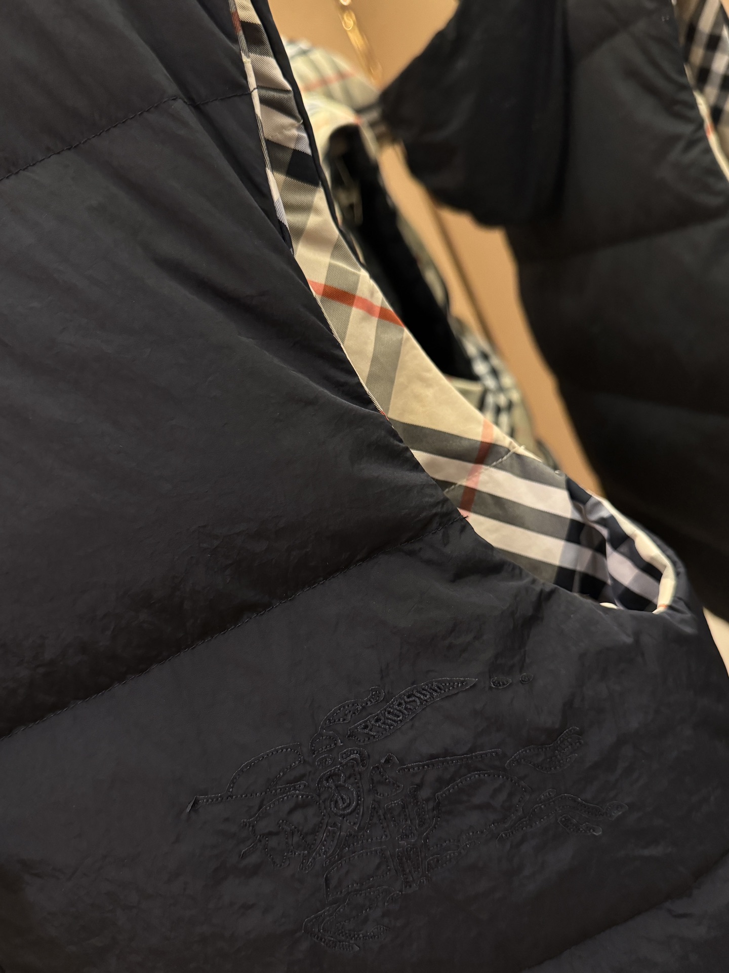 Burberry Reversible Check Nylon Padded Gilet（80942361）