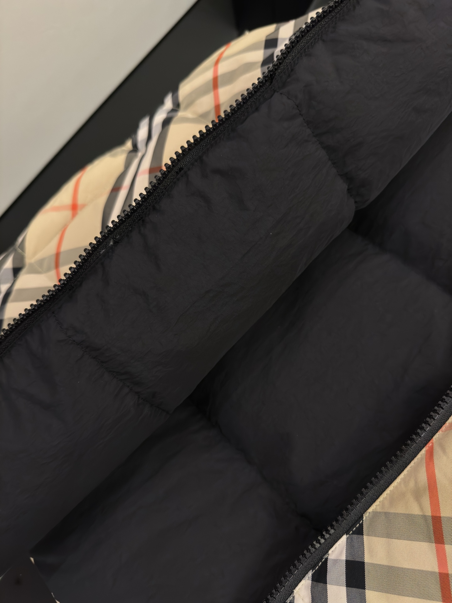 Burberry Reversible Check Nylon Padded Gilet（80942361）