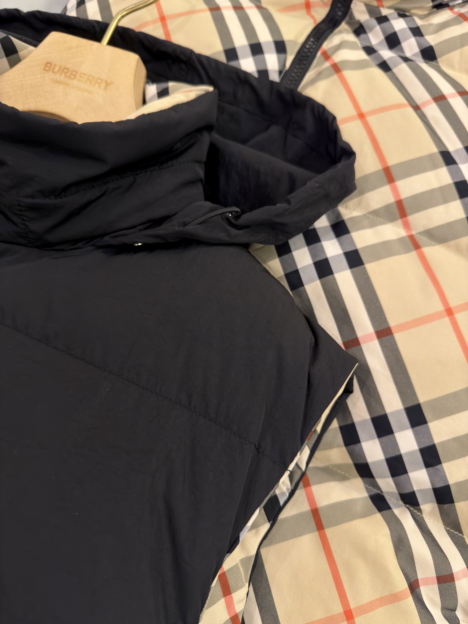 Burberry Reversible Check Nylon Padded Gilet（80942361）