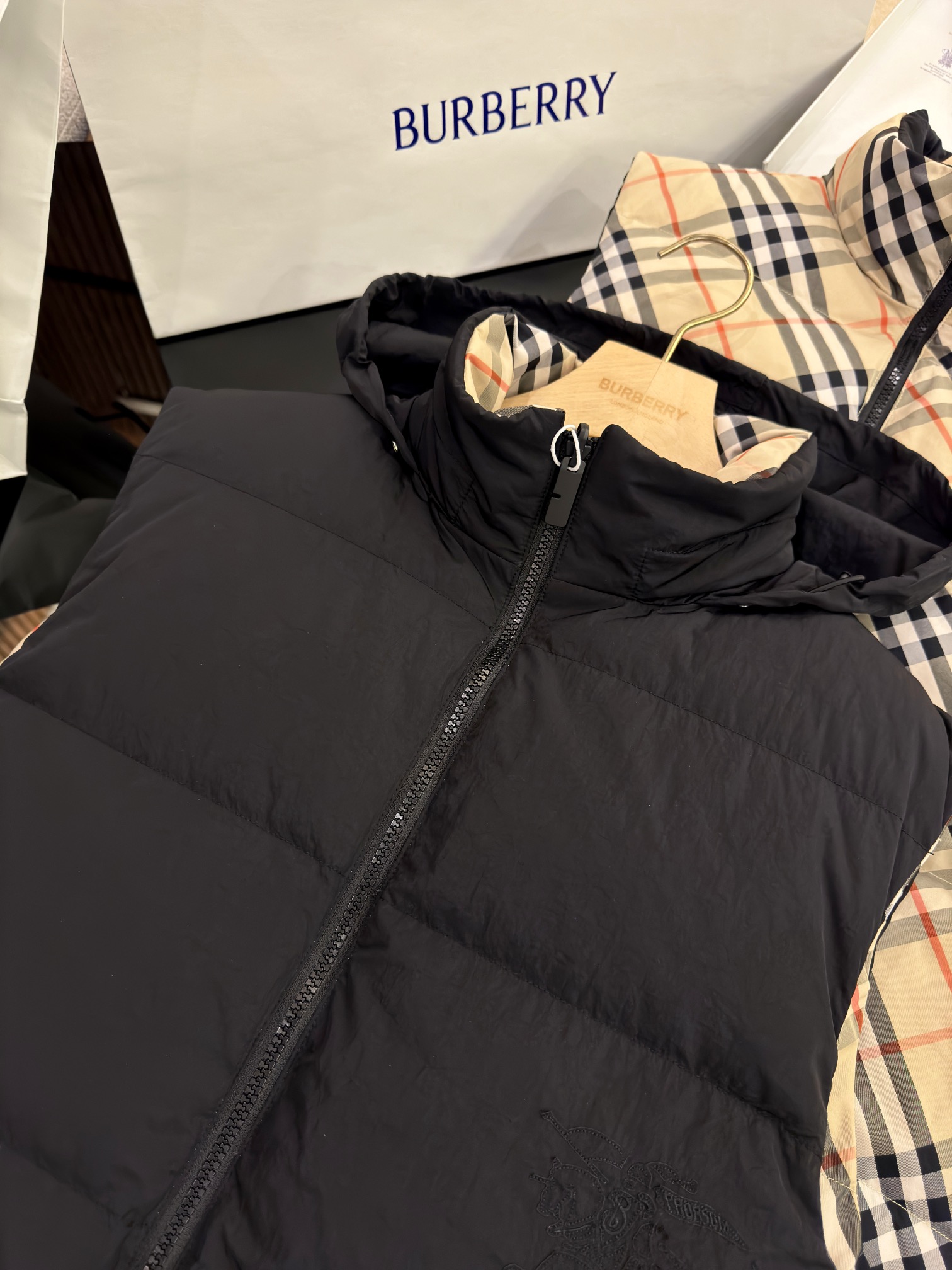 Burberry Reversible Check Nylon Padded Gilet（80942361）