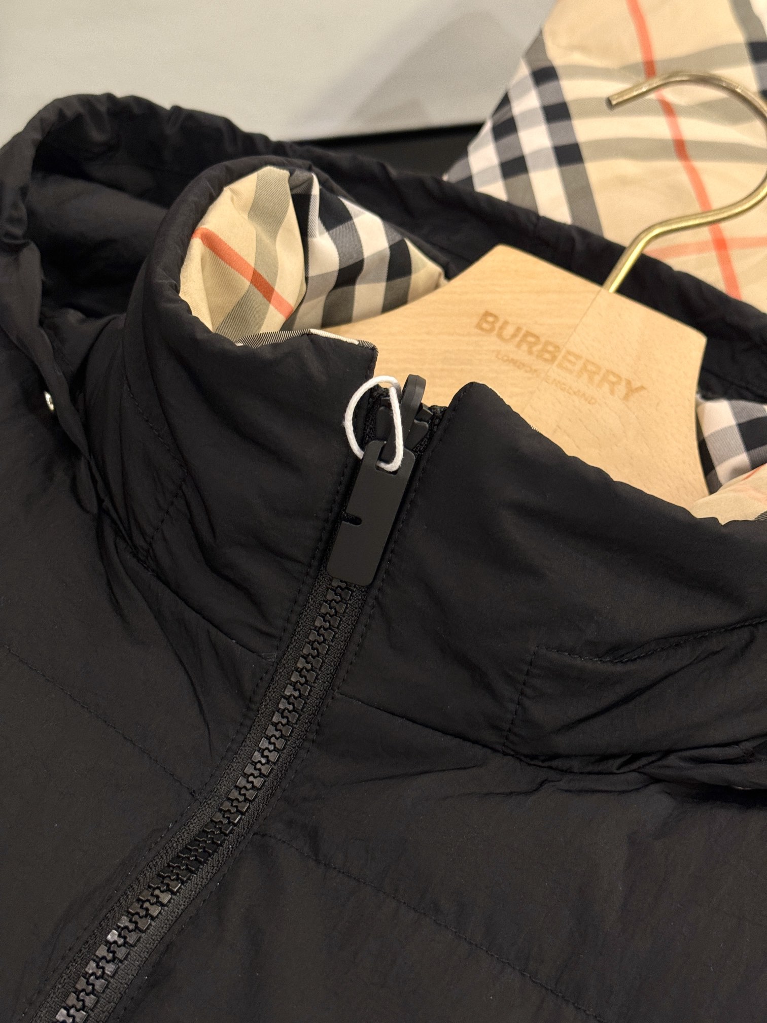 Burberry Reversible Check Nylon Padded Gilet（80942361）