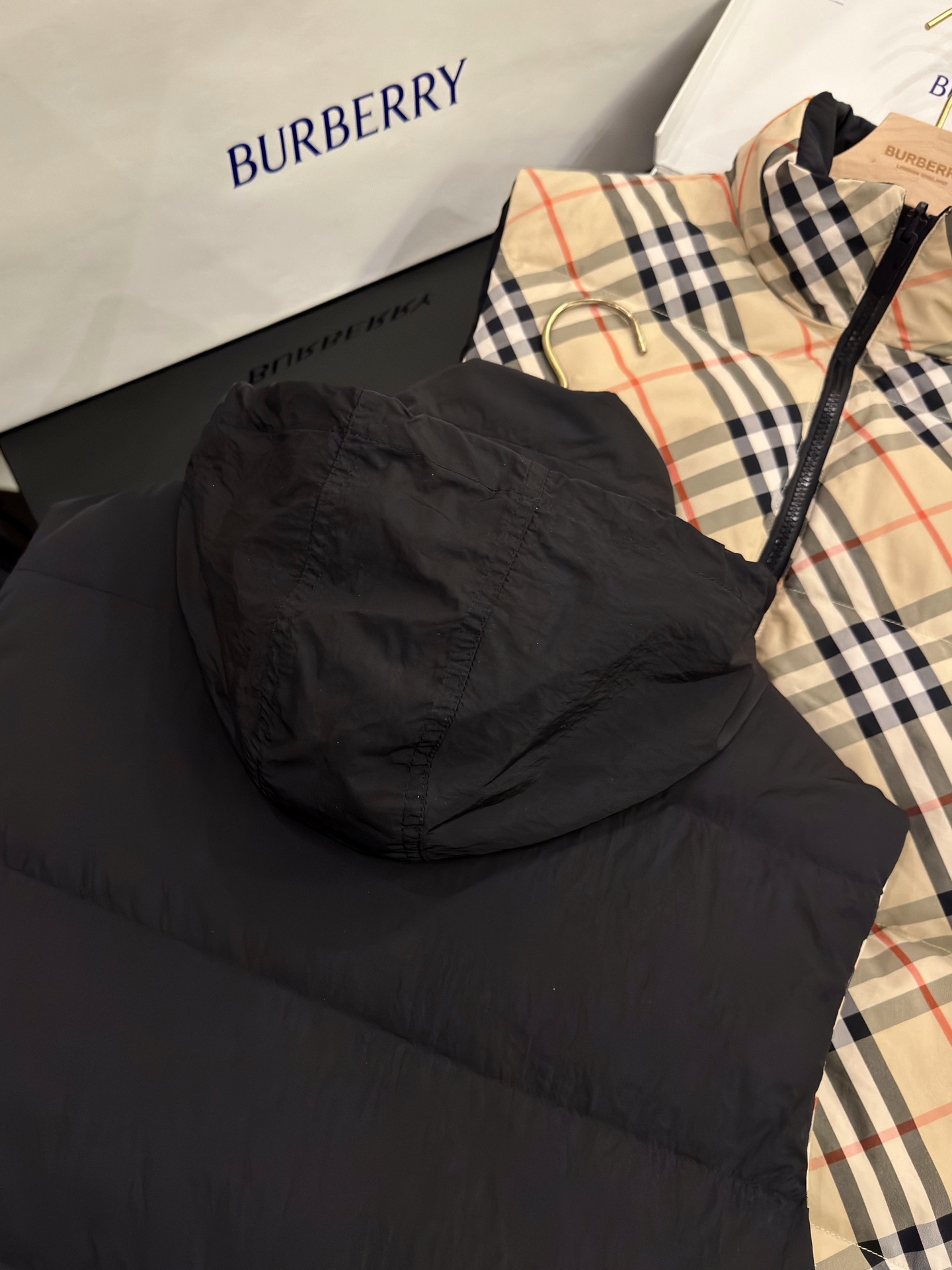 Burberry Reversible Check Nylon Padded Gilet（80942361）