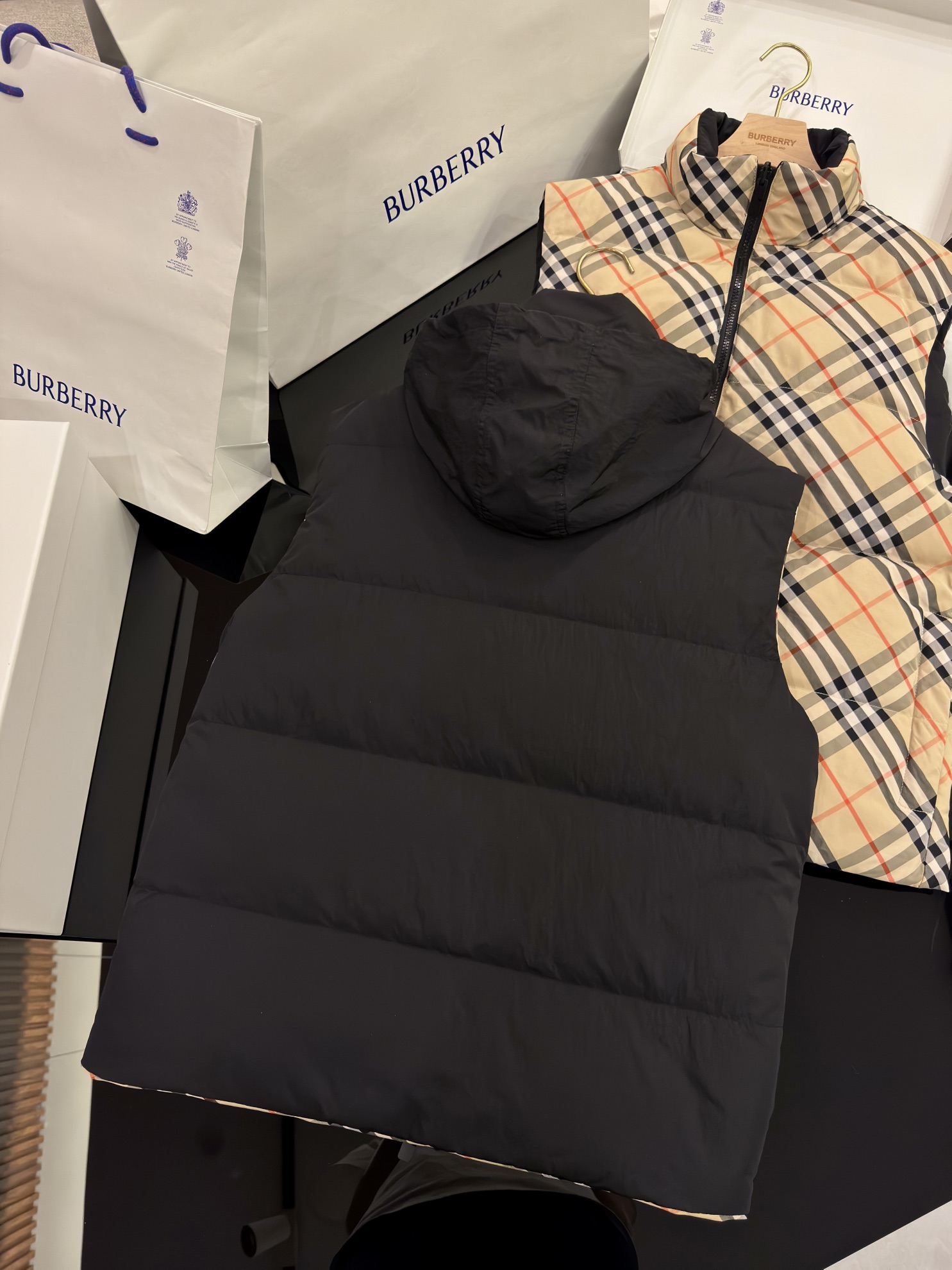 Burberry Reversible Check Nylon Padded Gilet（80942361）