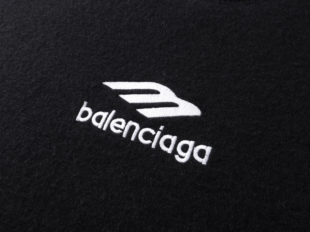 BALENCIAGA Ski Crewneck "Black" (807781T17011000）