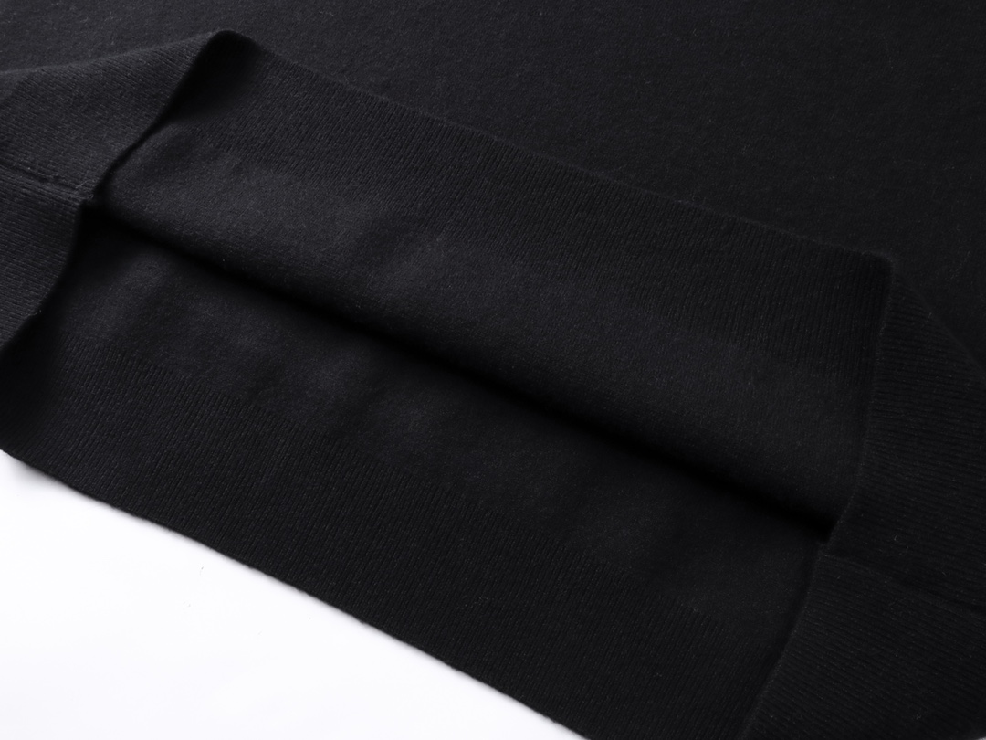 BALENCIAGA Ski Crewneck "Black" (807781T17011000）