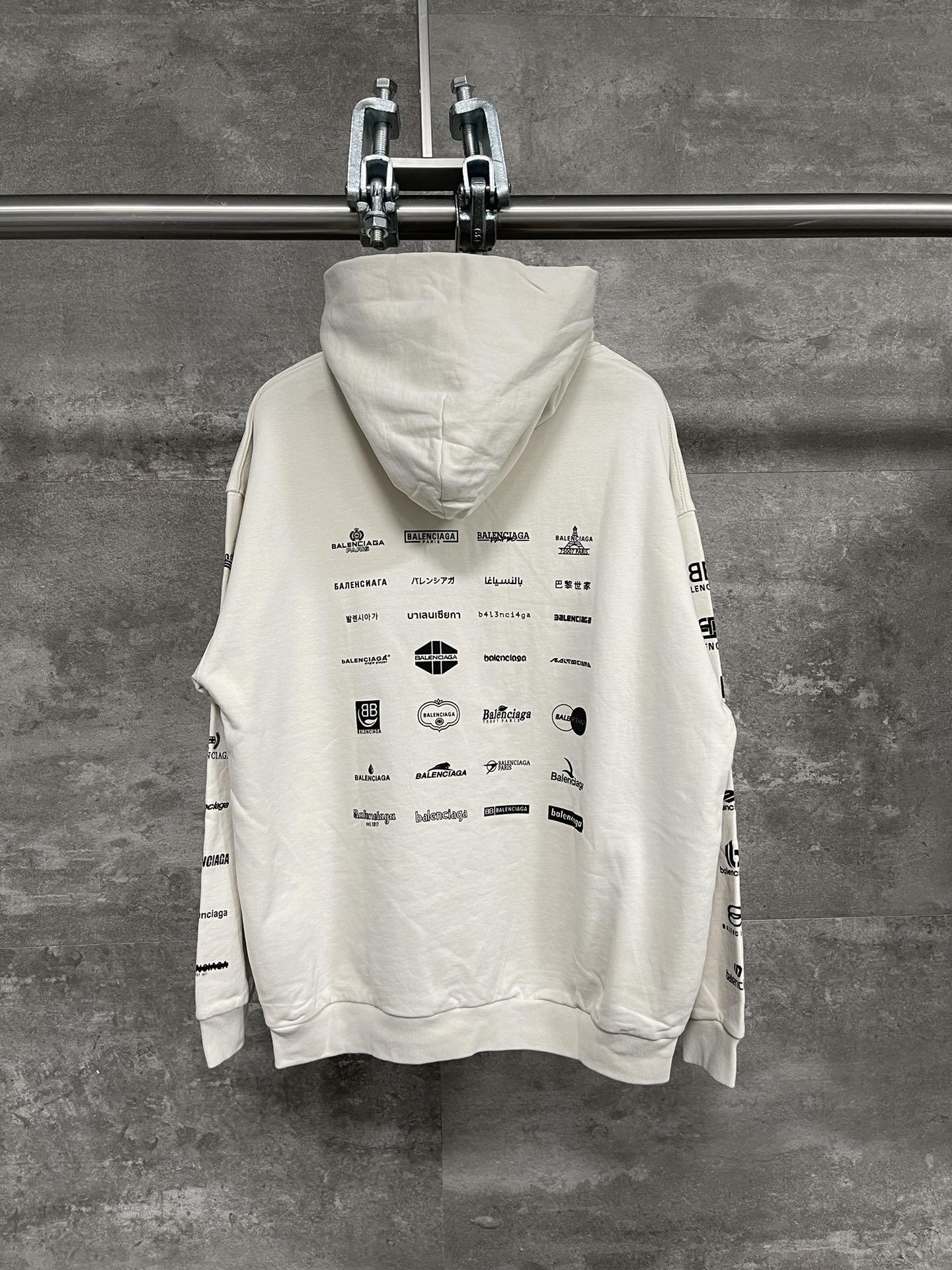Balenciaga Archives Logos Hoodie (726241TNVQ81070）