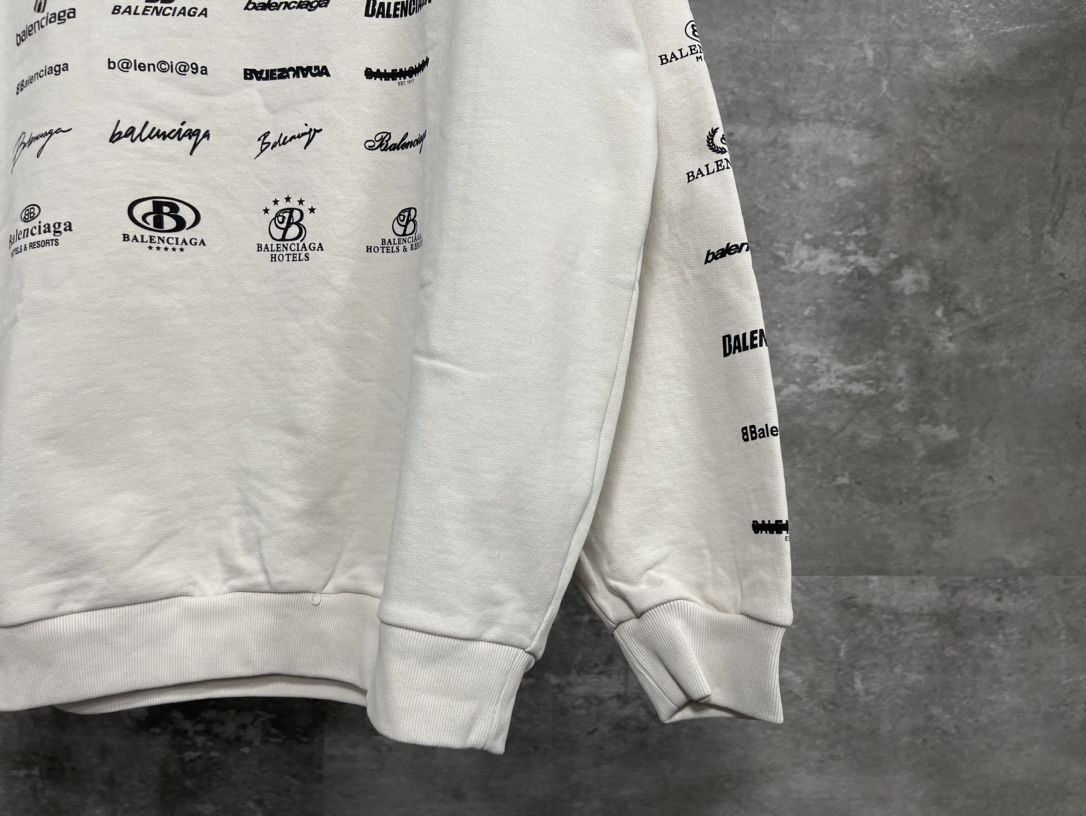 Balenciaga Archives Logos Hoodie (726241TNVQ81070）